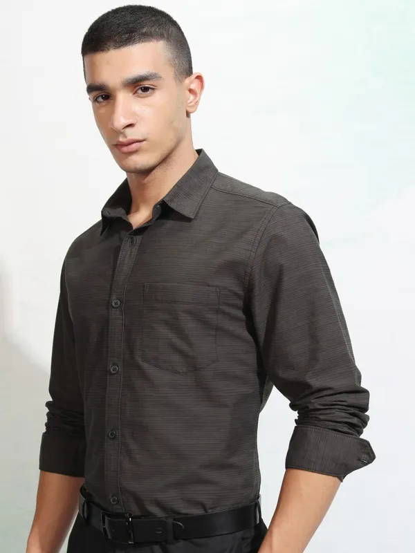 Highlander Men Grey Textured Slim Fit Casual Shirt