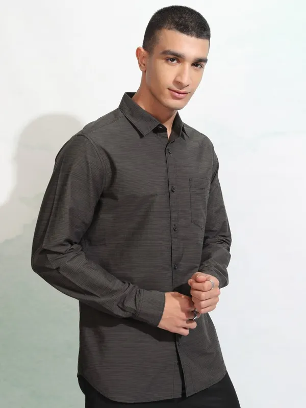Highlander Men Grey Textured Slim Fit Casual Shirt