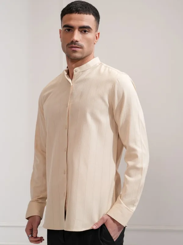 Locomotive Men Cream Striped Regular Fit Casual Shirt