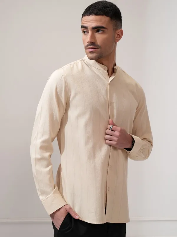 Locomotive Men Cream Striped Regular Fit Casual Shirt