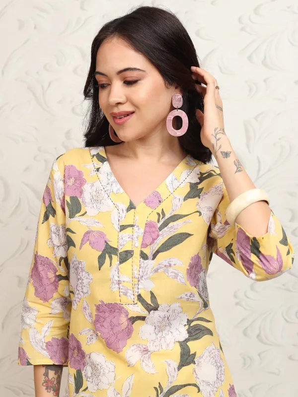 Vishudh Women Yellow Printed Straight Kurta