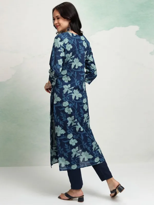 Vishudh Women Navy Blue Printed Straight Kurta