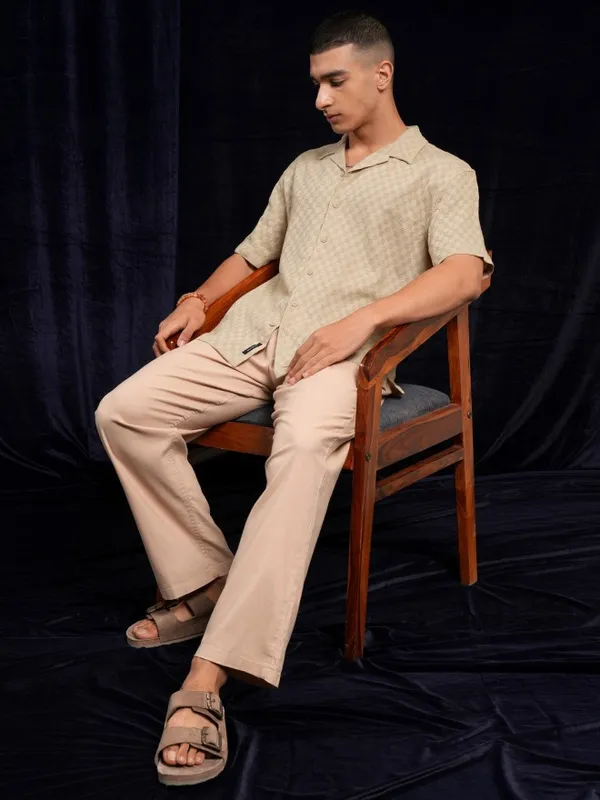 Highlander Men Beige Textured Relaxed Fit Casual Shirt