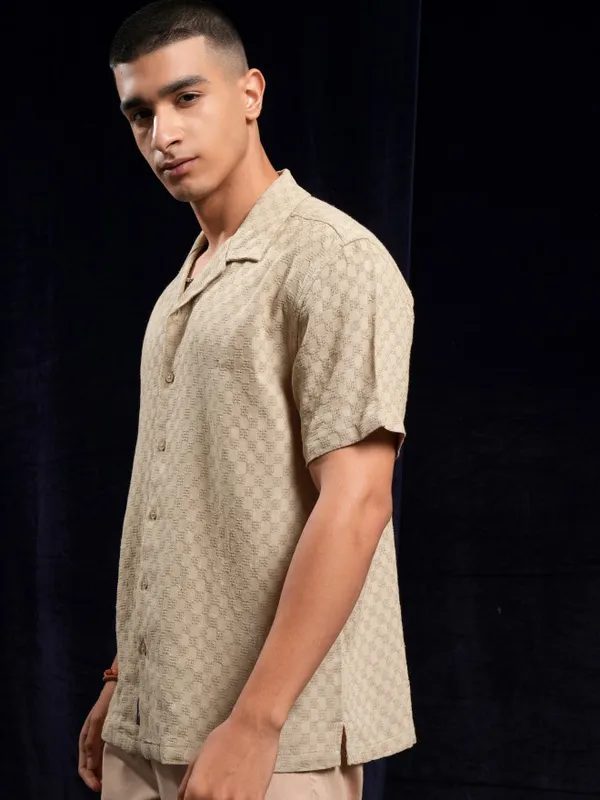 Highlander Men Beige Textured Relaxed Fit Casual Shirt