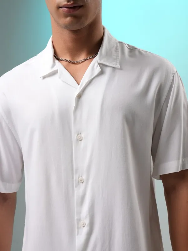 Ketch Men White Solid Relaxed Fit Casual Shirt