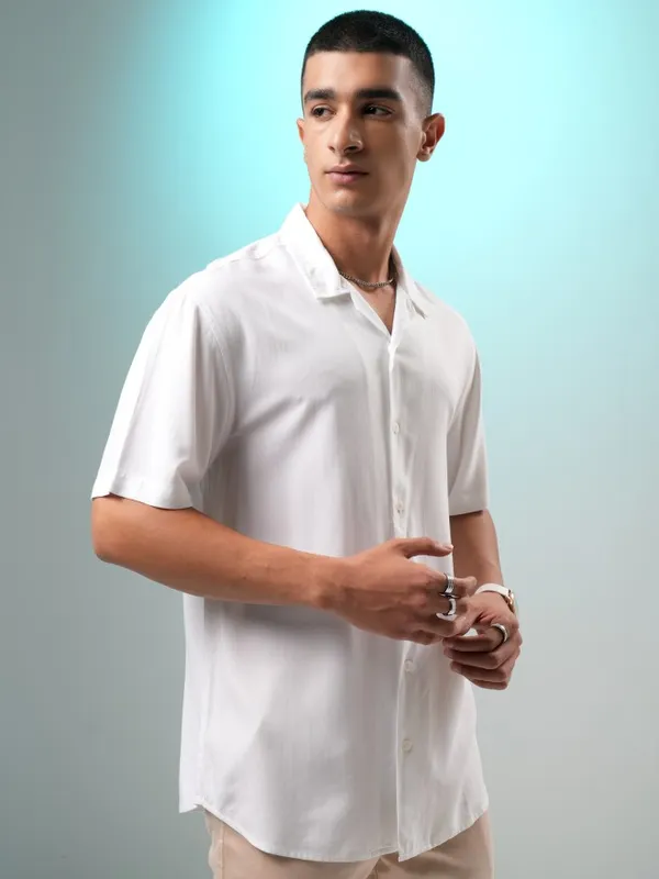 Ketch Men White Solid Relaxed Fit Casual Shirt