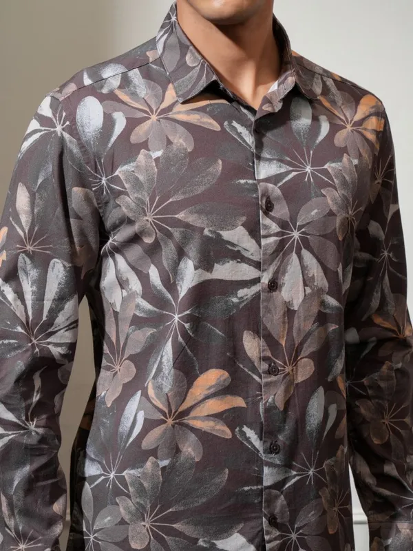 Locomotive Premium Men Grey Printed Day Occasion Shirt
