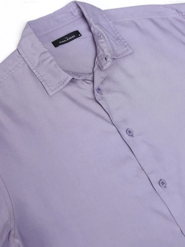Highlander Men Lavender Solid Relaxed Fit Casual Shirt