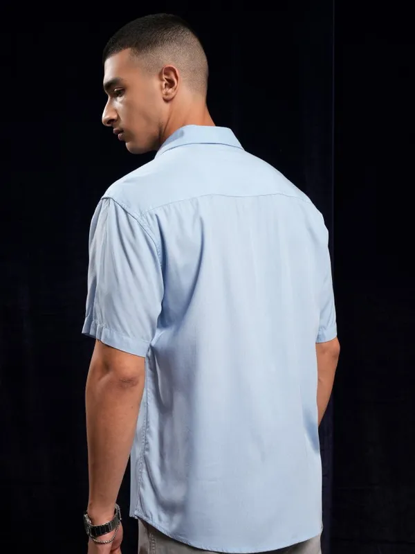 Highlander Men Blue Solid Relaxed Fit Casual Shirt