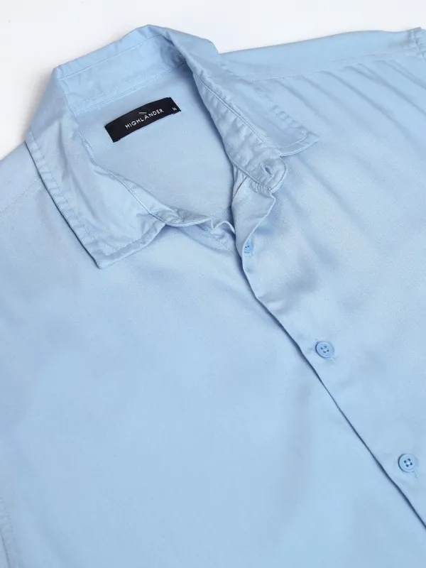 Highlander Men Blue Solid Relaxed Fit Casual Shirt