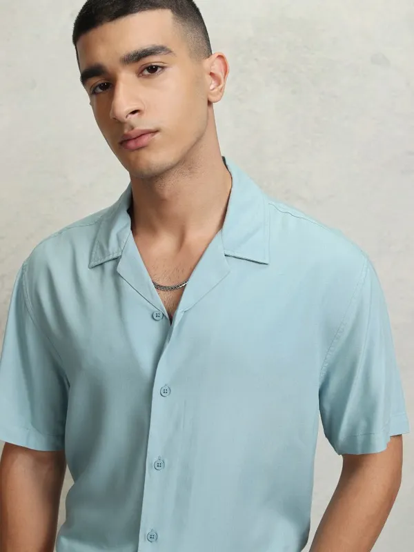 Highlander Men Blue solid Relaxed Fit Casual Shirt