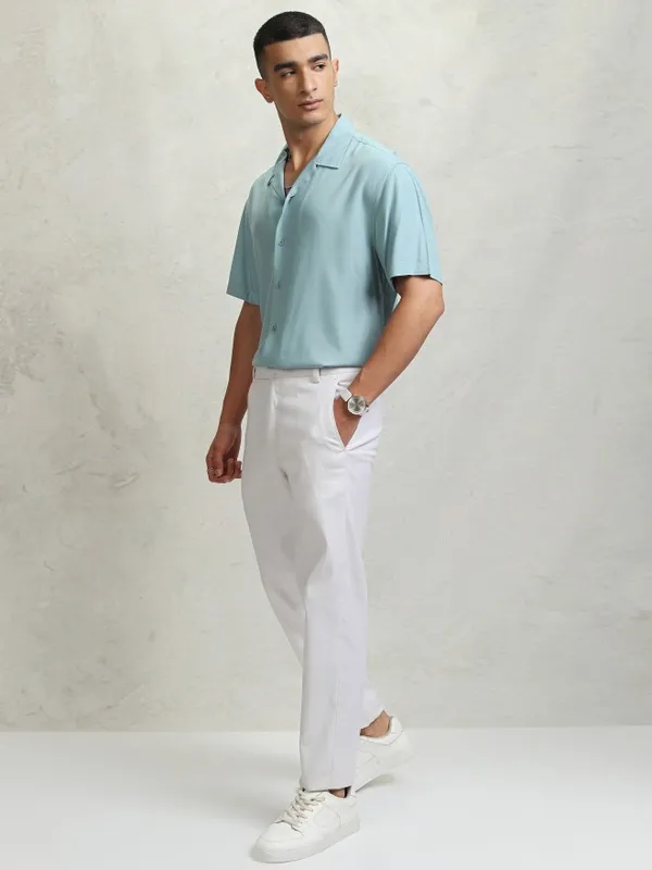 Highlander Men Blue solid Relaxed Fit Casual Shirt