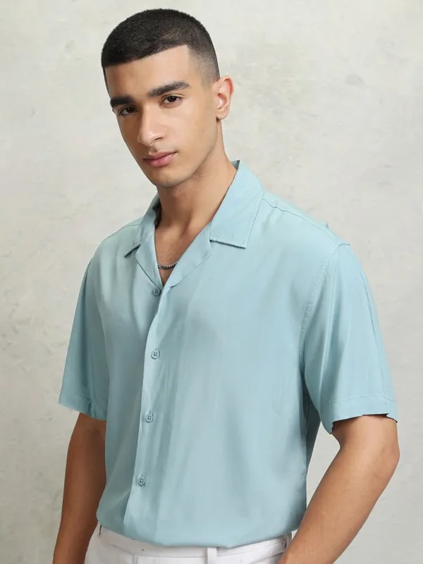 Highlander Men Blue solid Relaxed Fit Casual Shirt
