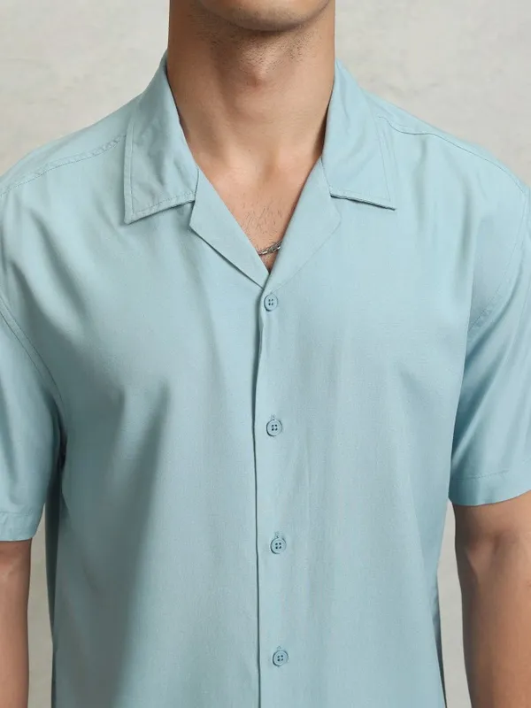 Highlander Men Blue solid Relaxed Fit Casual Shirt