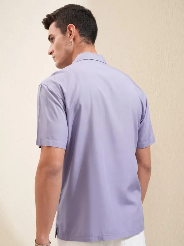 Highlander Men Lavender Solid Relaxed Fit Casual Shirt