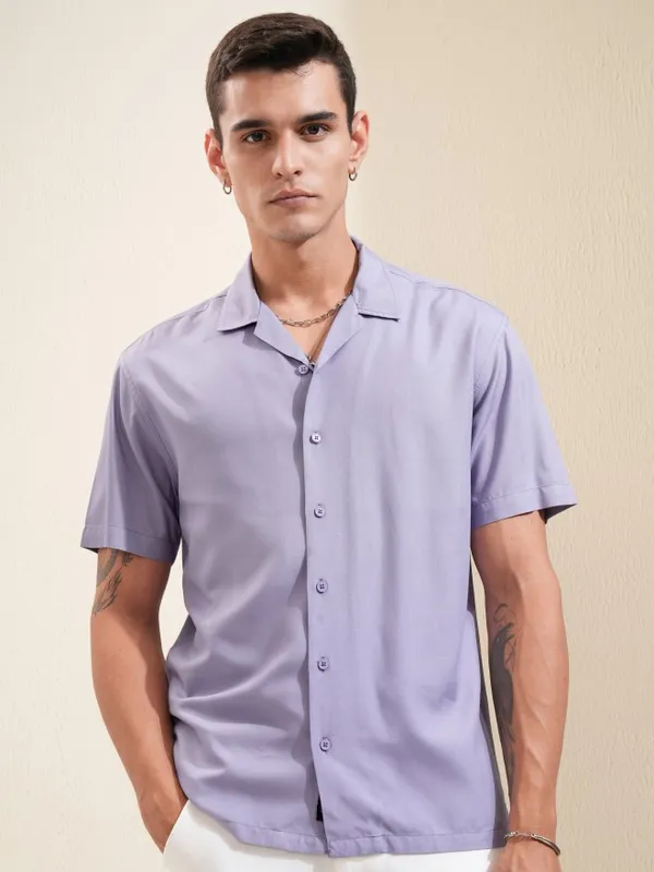 Highlander Men Lavender Solid Relaxed Fit Casual Shirt