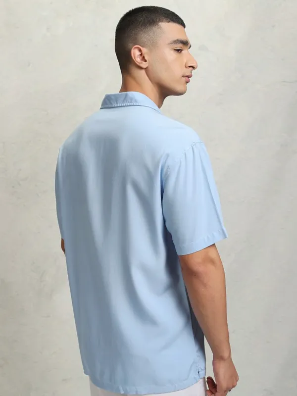 Highlander Men Blue solid Relaxed Fit Casual Shirt