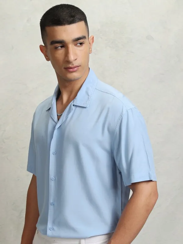 Highlander Men Blue solid Relaxed Fit Casual Shirt
