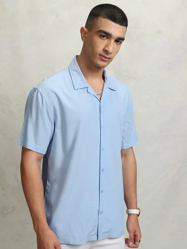 Highlander Men Blue solid Relaxed Fit Casual Shirt
