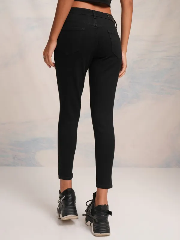 Tokyo Talkies Women Black Slim Fit Stretchable Jeans