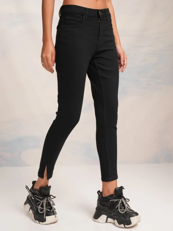 Tokyo Talkies Women Black Slim Fit Stretchable Jeans