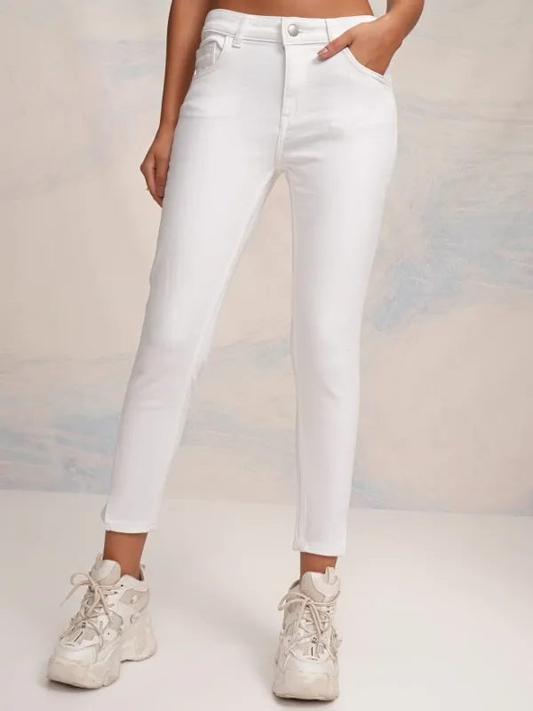 Tokyo Talkies Women White Slim Fit Stretchable Jeans