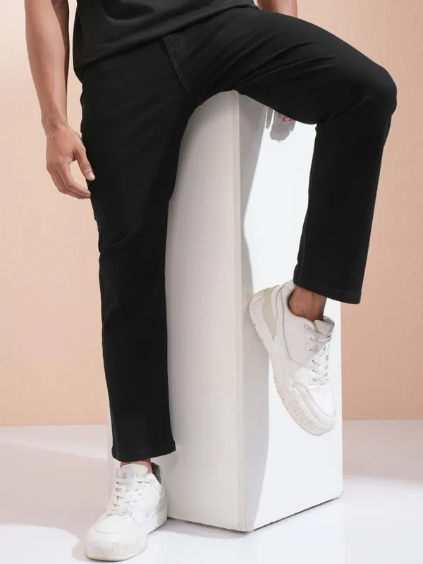 Highlander Men Black Straight Fit Stretchable Jeans