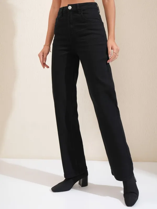 Tokyo Talkies Women Black Straight Fit Stretchable Jeans