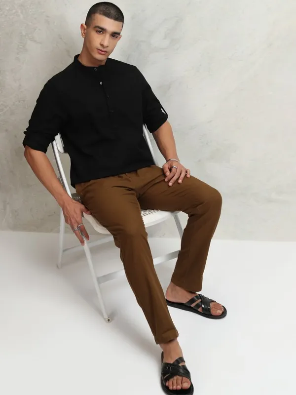 Highlander Men Black Solid Regular Fit Casual Shirt