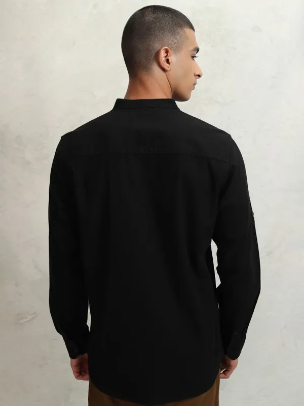 Highlander Men Black Solid Regular Fit Casual Shirt