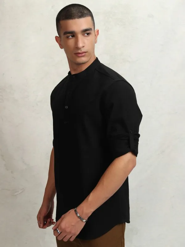 Highlander Men Black Solid Regular Fit Casual Shirt