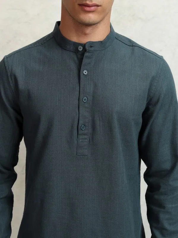 Highlander Men Teal Solid Regular Fit Casual Shirt