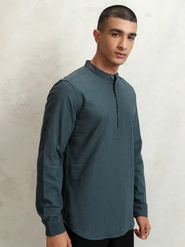 Highlander Men Teal Solid Regular Fit Casual Shirt