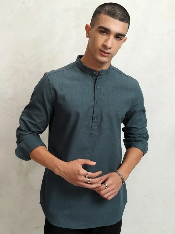 Highlander Men Teal Solid Regular Fit Casual Shirt