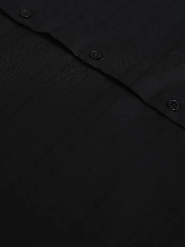 Highlander Men Black Striped Regular Fit Casual Shirt