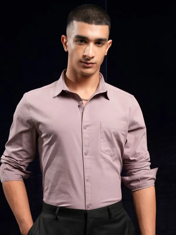 Highlander Men Pink Solid Regular Fit Casual Shirt