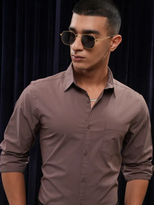 Highlander Men Maroon Solid Regular Fit Casual Shirt