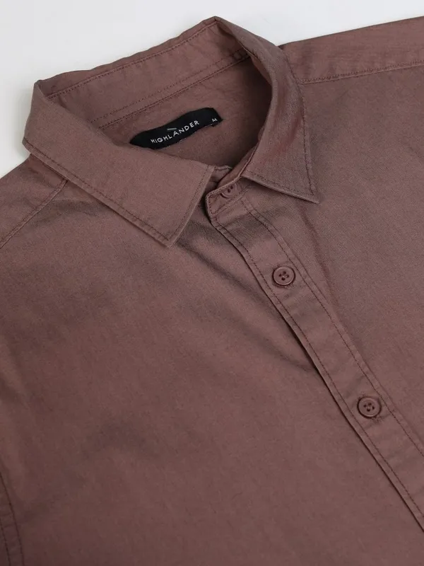 Highlander Men Maroon Solid Regular Fit Casual Shirt