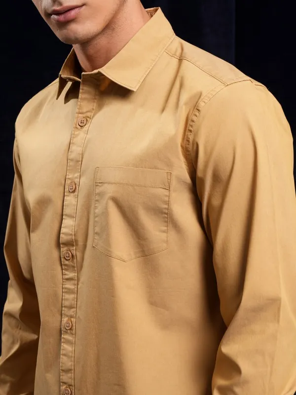 Highlander Men Mustard Solid Regular Fit Casual Shirt