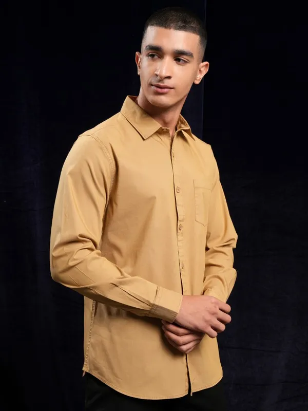Highlander Men Mustard Solid Regular Fit Casual Shirt