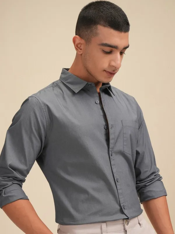 Highlander Men Charcoal Printed Regular Fit Casual Shirt