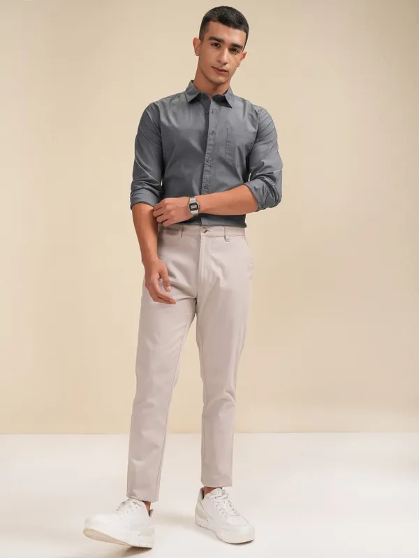 Highlander Men Charcoal Printed Regular Fit Casual Shirt