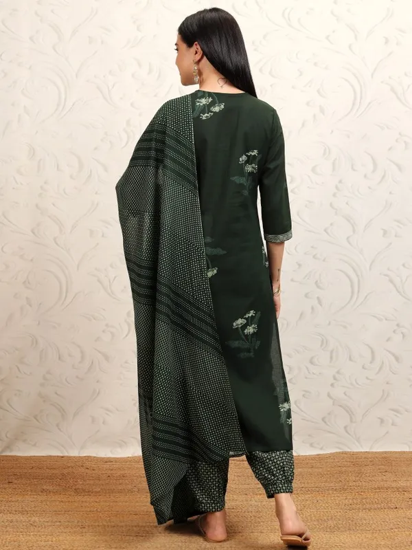 Vishudh Women Green Printed Kurta With Trousers And Dupatta