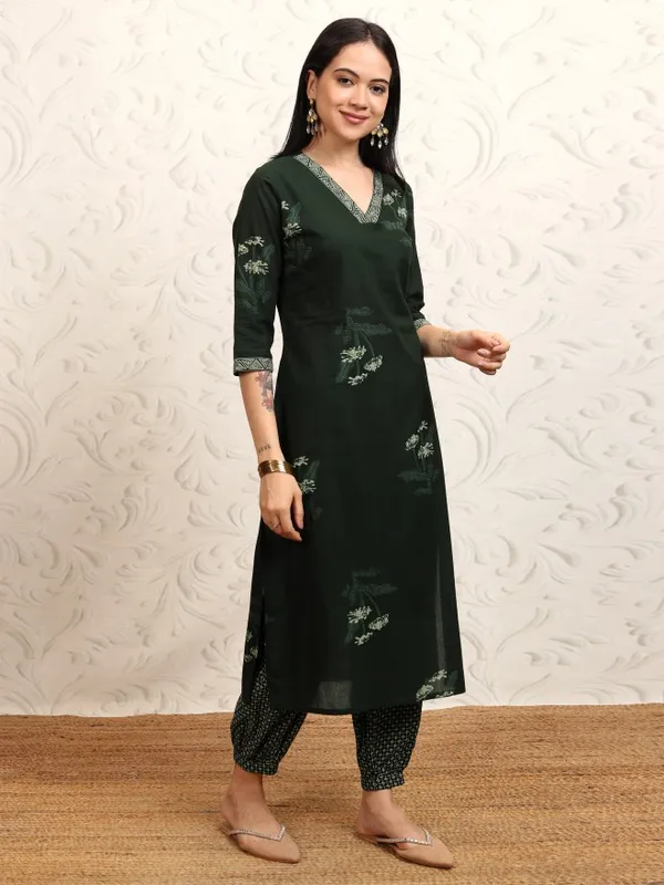 Vishudh Women Green Printed Kurta With Trousers And Dupatta