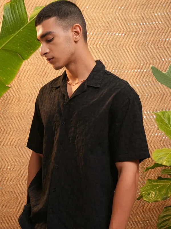 Highlander Men Black Textured Relaxed Fit Casual Shirt