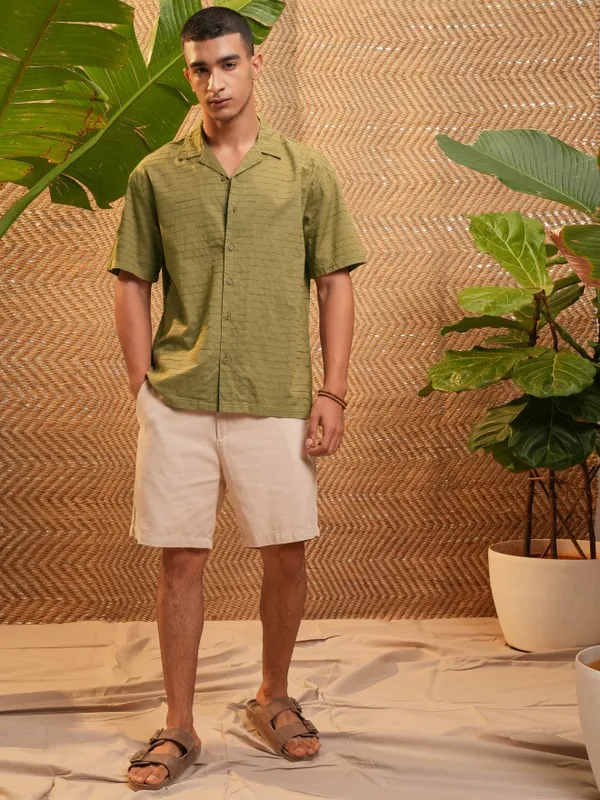 Highlander Men Green Textured Relaxed Fit Casual Shirt