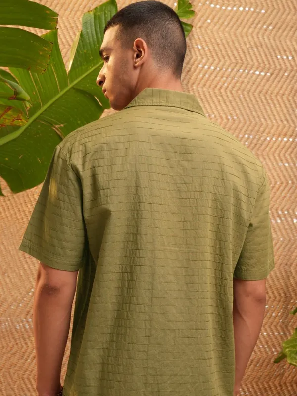 Highlander Men Green Textured Relaxed Fit Casual Shirt