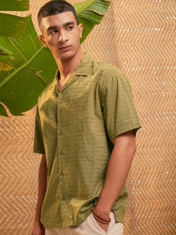 Highlander Men Green Textured Relaxed Fit Casual Shirt