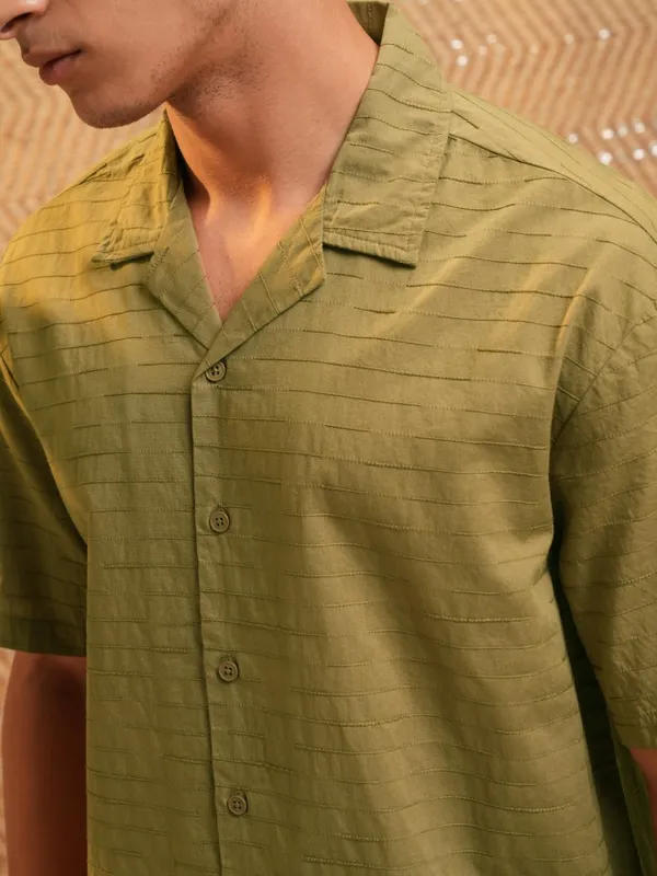 Highlander Men Green Textured Relaxed Fit Casual Shirt