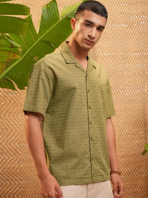 Highlander Men Green Textured Relaxed Fit Casual Shirt